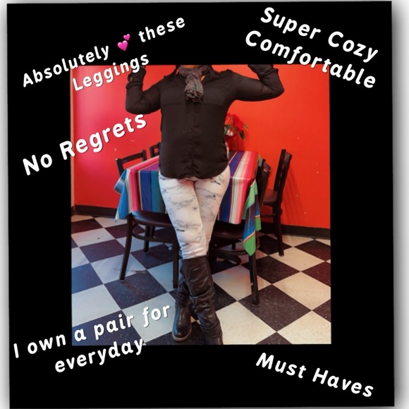 SPIDERS 🕷️ Feels like cuddled in a fleece Lots of stretching M-L Super Soft - Picture 4 of 9